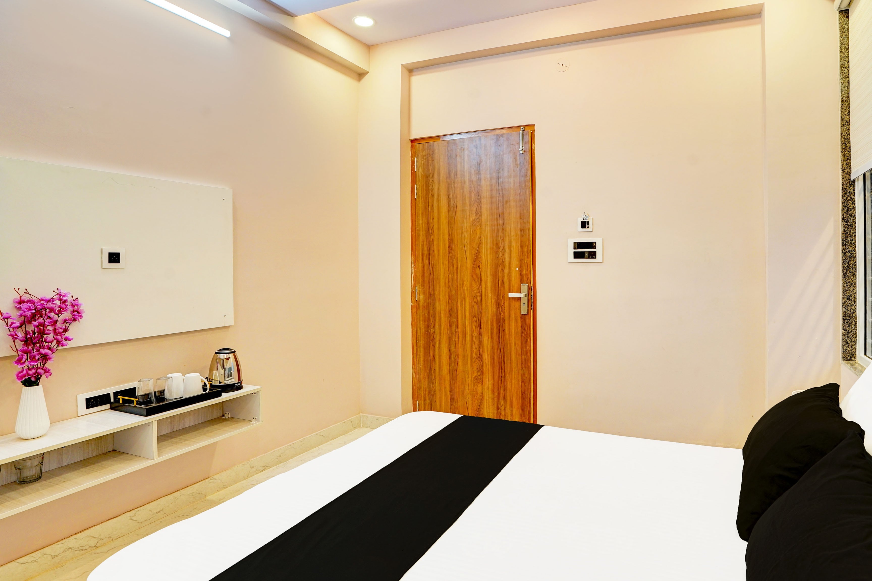 SPOT ON Aradhana home stay - Tap to explore photos