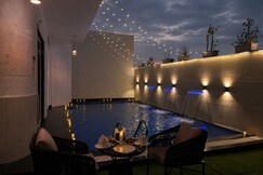 Hotel Elinor- 800 MTR away From Taj mahal