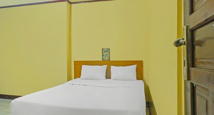 Hotel O Azeela Kost Syariah Room Type - SPOT ON Double