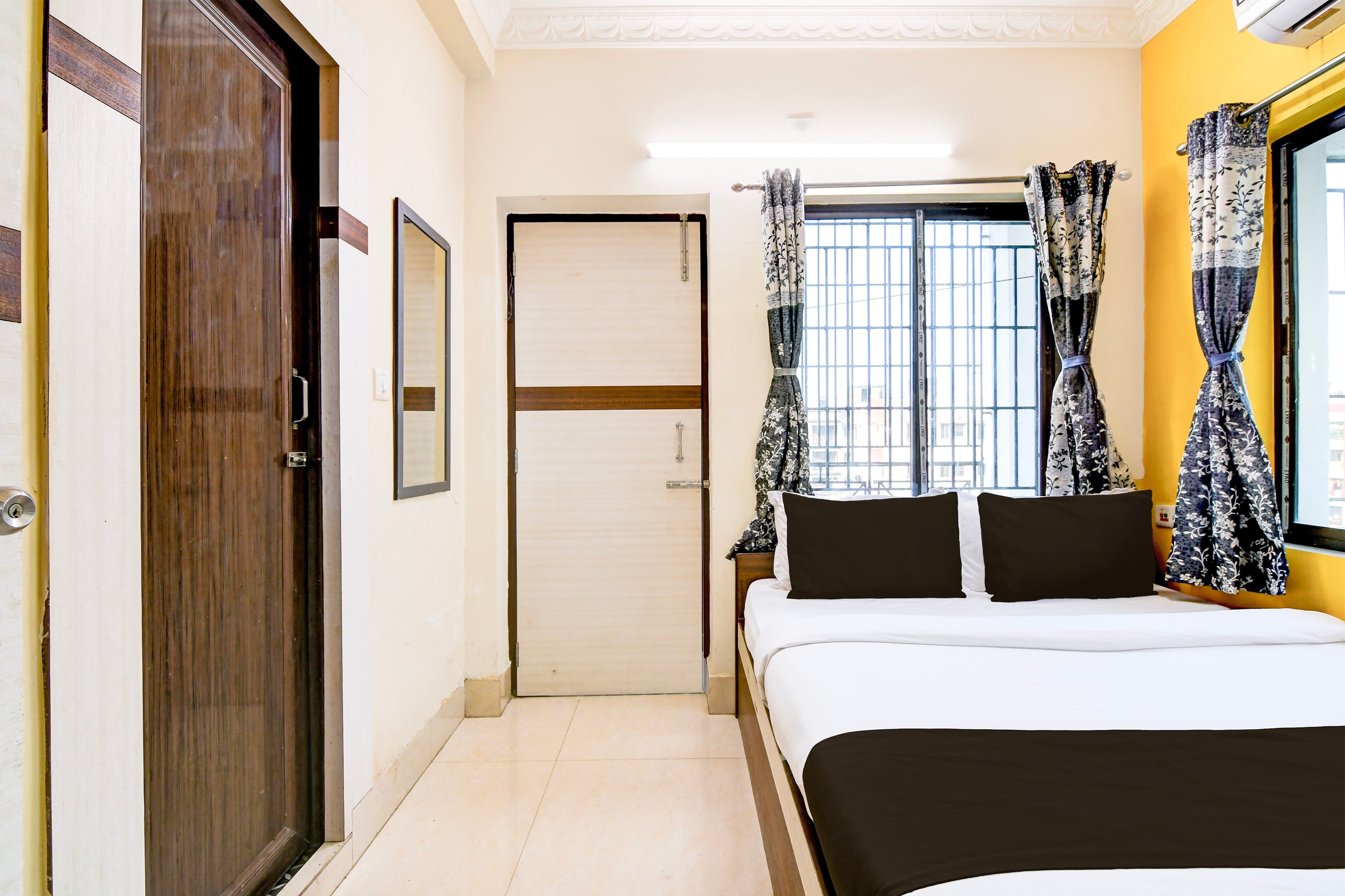 Hotel O Avinaba Inn - Tap to explore photos