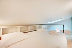 Chic and Cosy Apartment-Canal Saint Martin