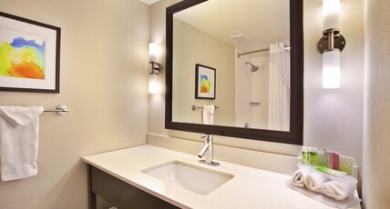 Holiday Inn Express SAULT STE MARIE Room Type - 2 Queen Standard