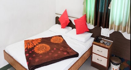 Hotel Shiv inn Room Type - Deluxe AC Room