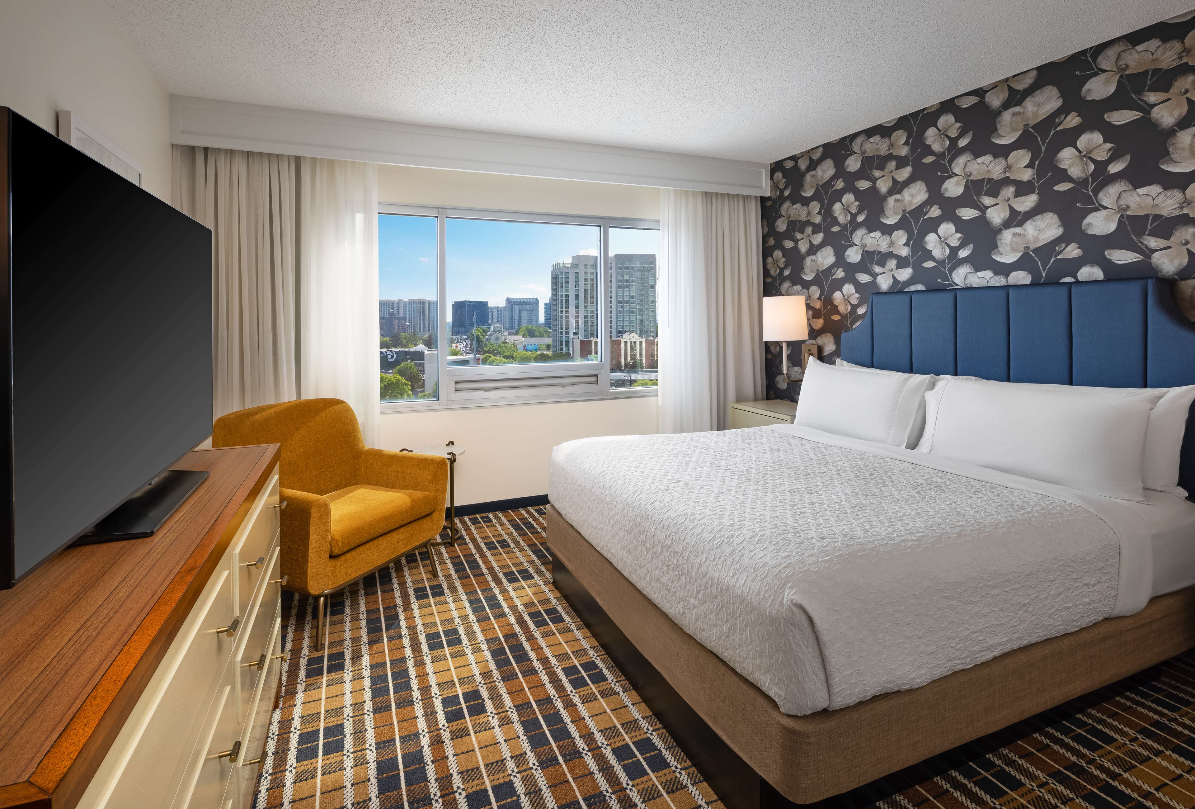 Embassy Suites Atlanta - Buckhead - Tap to explore photos