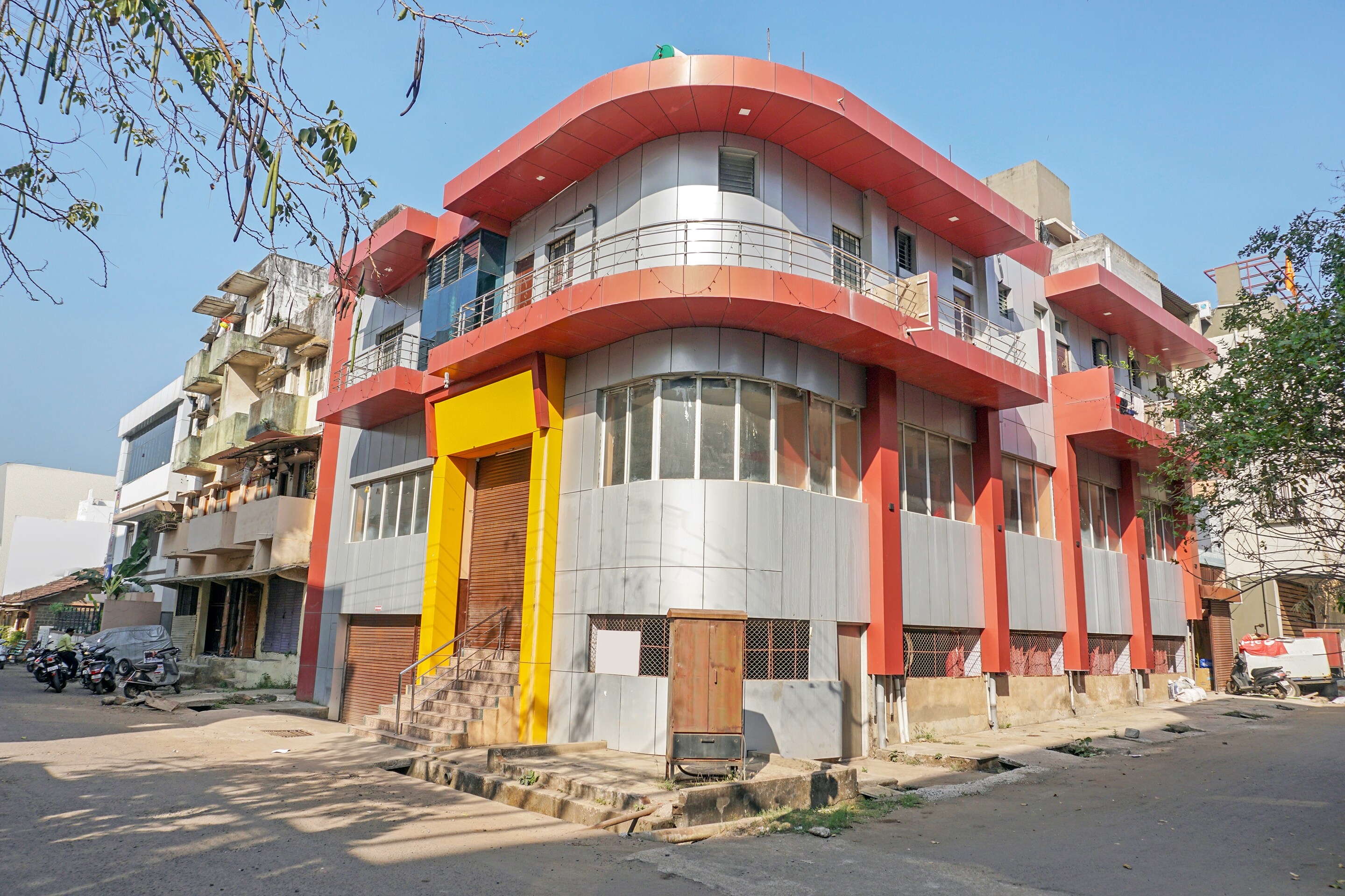OYO 19680 Suman Sanskrutik Bhavan And Yatri Nivas - Tap to explore photos
