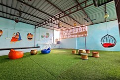 Sant Kripa Backpacker 400 mtr from railway station