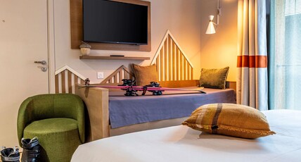 Mercure Ax Les Thermes (Opening April 2025) Room Type - Classic Family Room - a double bed and a rollaway bed for two people