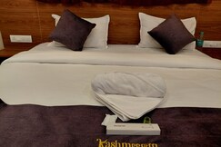 Kashmeeram Resorts