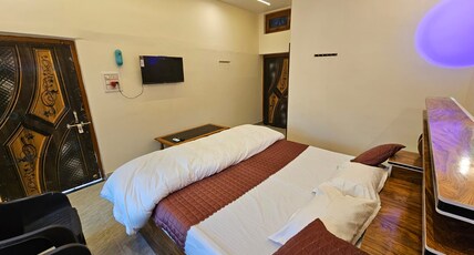 Diamond Palace Homestay Room Type - Deluxe Room