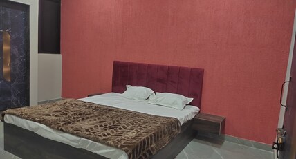 Hotel Sky Room Type - NON AC Room