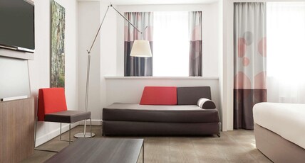 Novotel Paris Pont De Sevres Room Type - Suite with 1 double bed and 1 single sofa bed