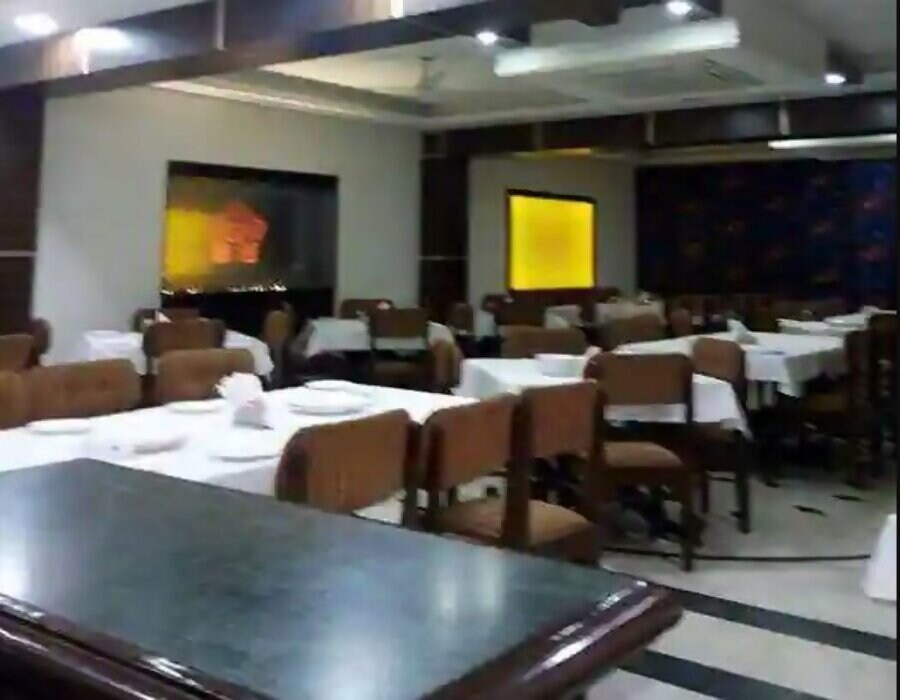 Hotel Panchratan - Tap to explore photos