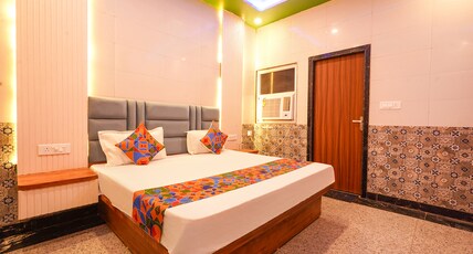 FabHotel Shri Bhagat Ji Sewa Dham - 250m from prem mandir Room Type - Deluxe Room