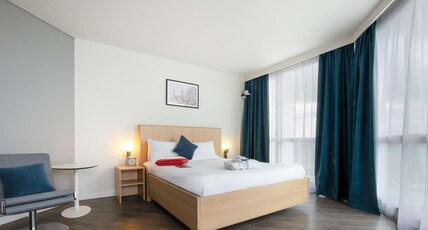 H Room Type - Suite with balcony and 1 double bed H Room Type - Suite with balcony and 1 double bed