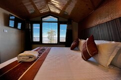 Nirvana Rooms B&B | Rooms & Guided Treks