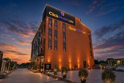 Click Hotels Lite, Chakan