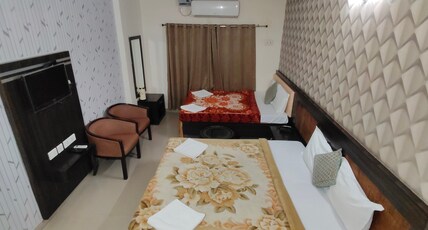 Ganga Darshnam Guest House Room Type - FAMILY ROOM