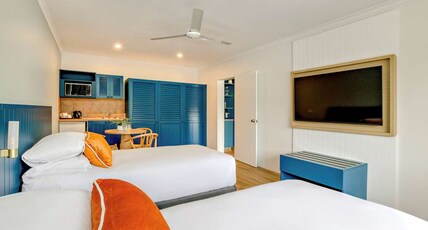 Mercure Cairns Room Type - Family Room 1 Queen and 2 Singles