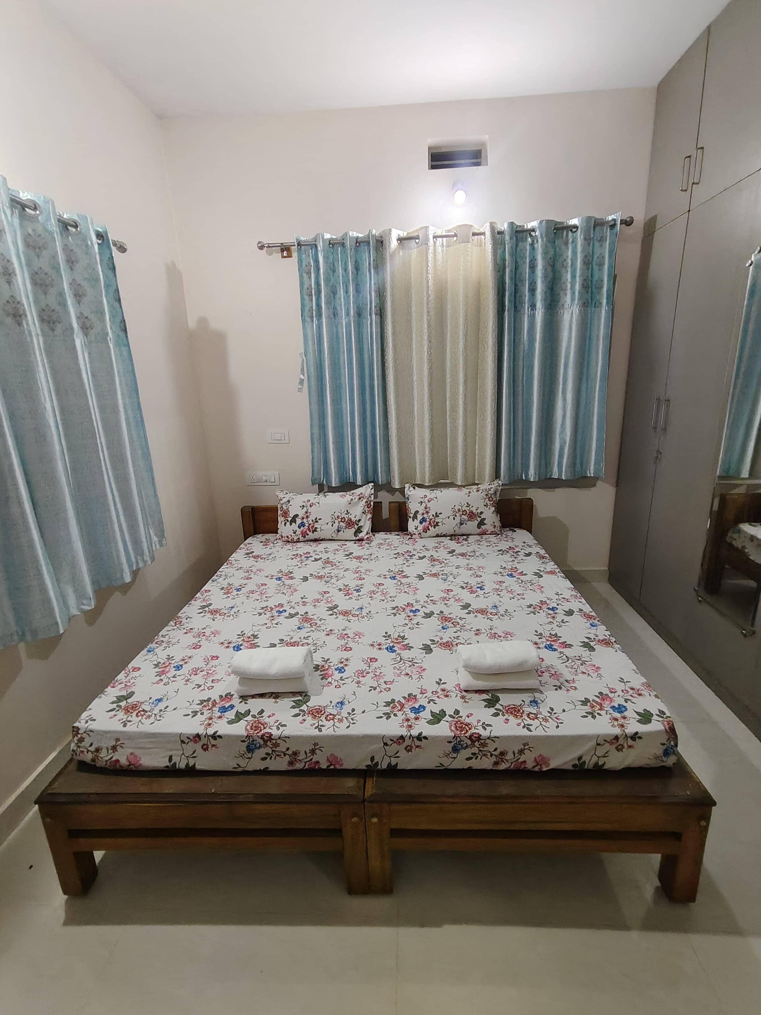 River point - Tap to explore photos