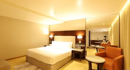 Citadel Sarovar Portico Bengaluru Room Type - Deluxe Room