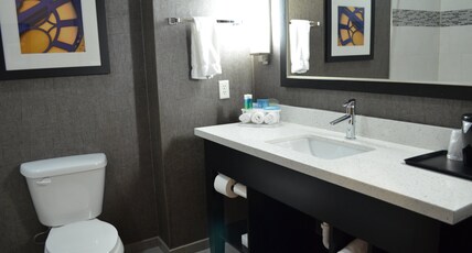 Holiday Inn Longview - North Room Type - 2 Queen Beds Suite