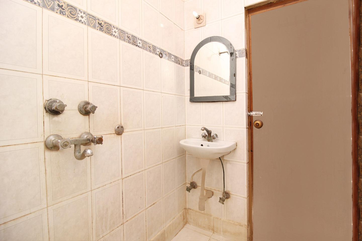 Hotel Delhi Regency - Tap to explore photos