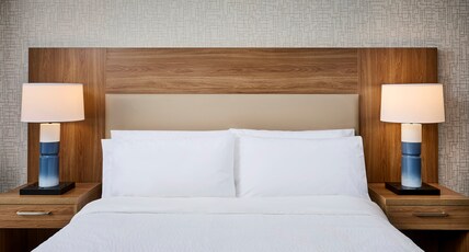 Candlewood Suites BURLINGTON CONFERENCE CENTRE Room Type - Standard Room