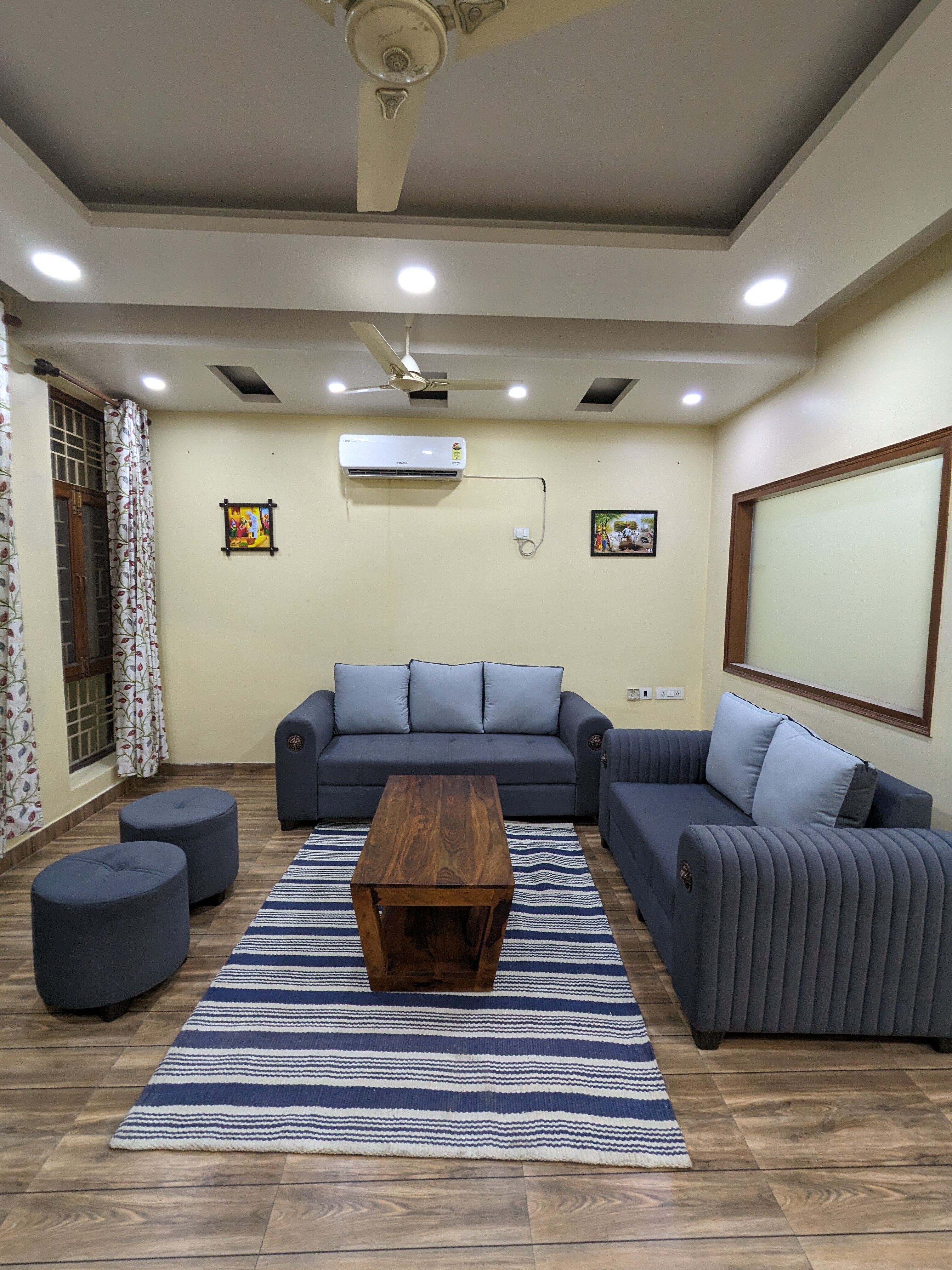 Excellent Home Away from Home-Noida/Delhi-India - Tap to explore photos