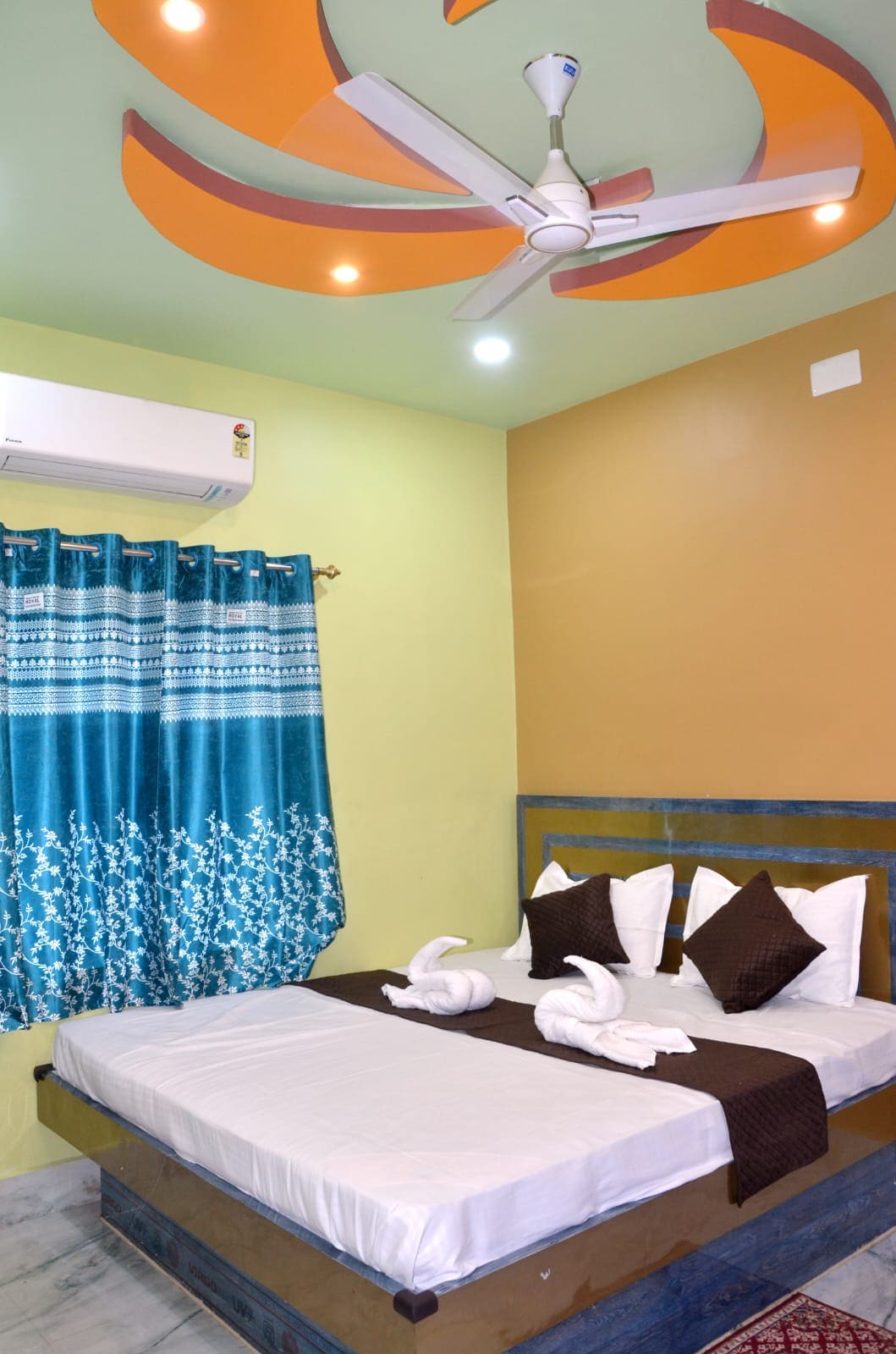 LODGE SRI JAGANNATH RESIDENCY - Tap to explore photos