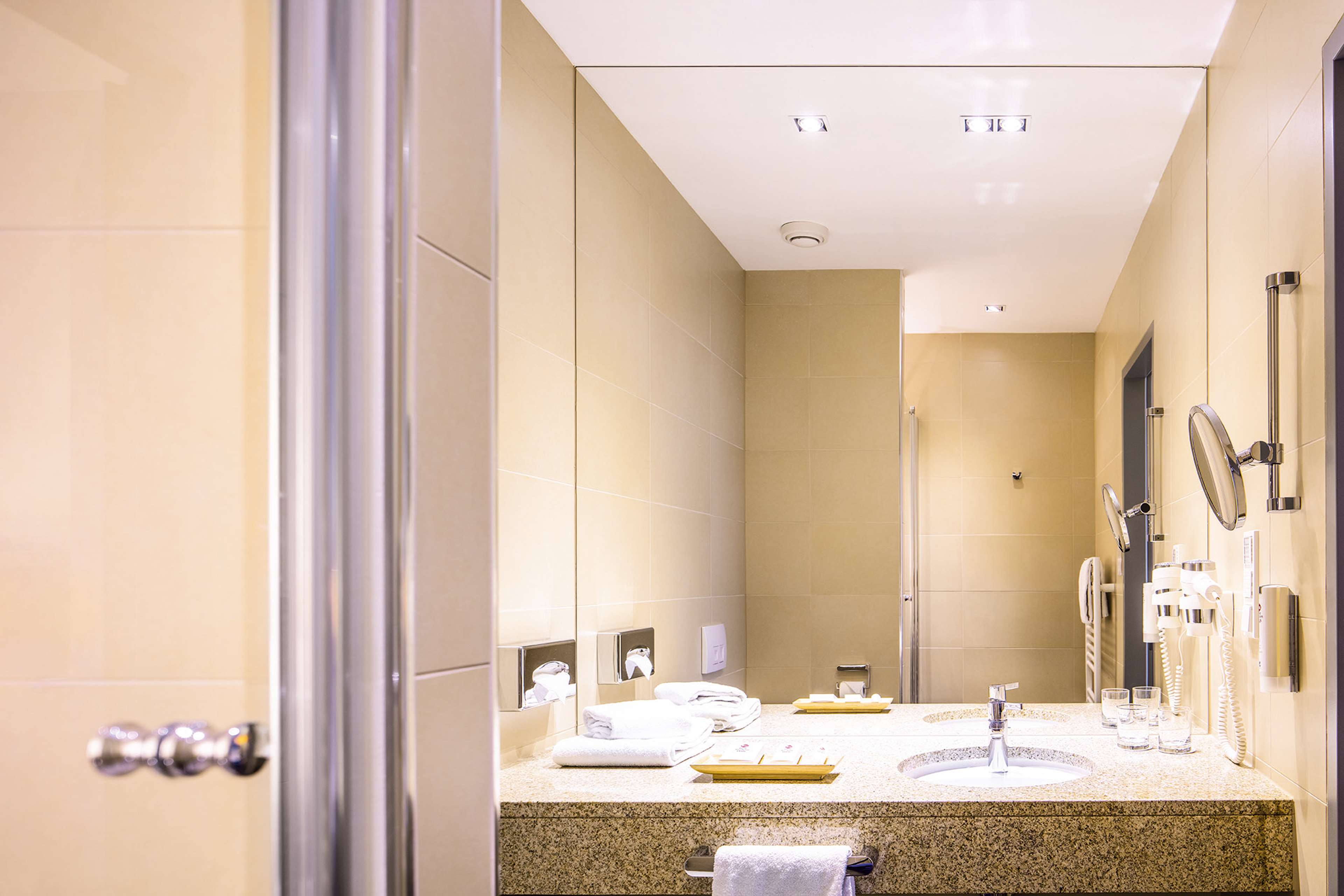 LanzCarr Hotel Mannheim, a member of Radisson Individuals - Tap to explore photos