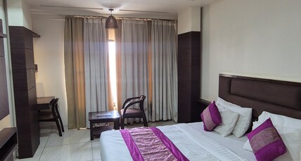 Hotel Samarsingha's Room Type - Deluxe Room