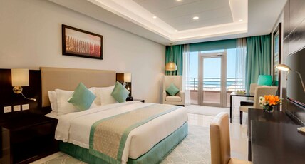 Ramada Hotel and Suites Amwaj Islands Room Type - 1 King Bed, Accessible Room, Smoking Ramada Hotel and Suites Amwaj Islands Room Type - 1 King Bed, Accessible Room, Smoking
