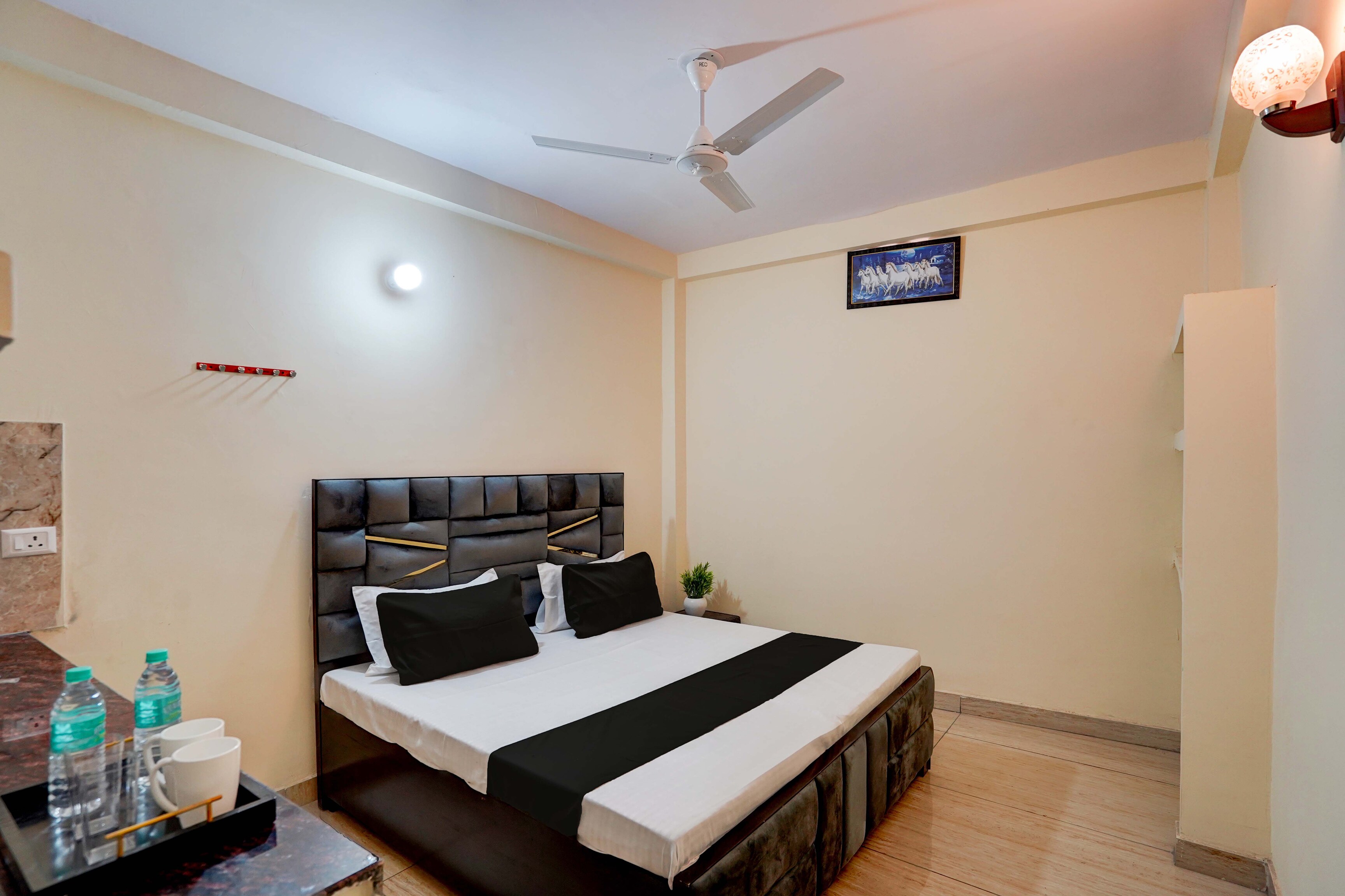 Hotel O Vedant - Tap to explore photos