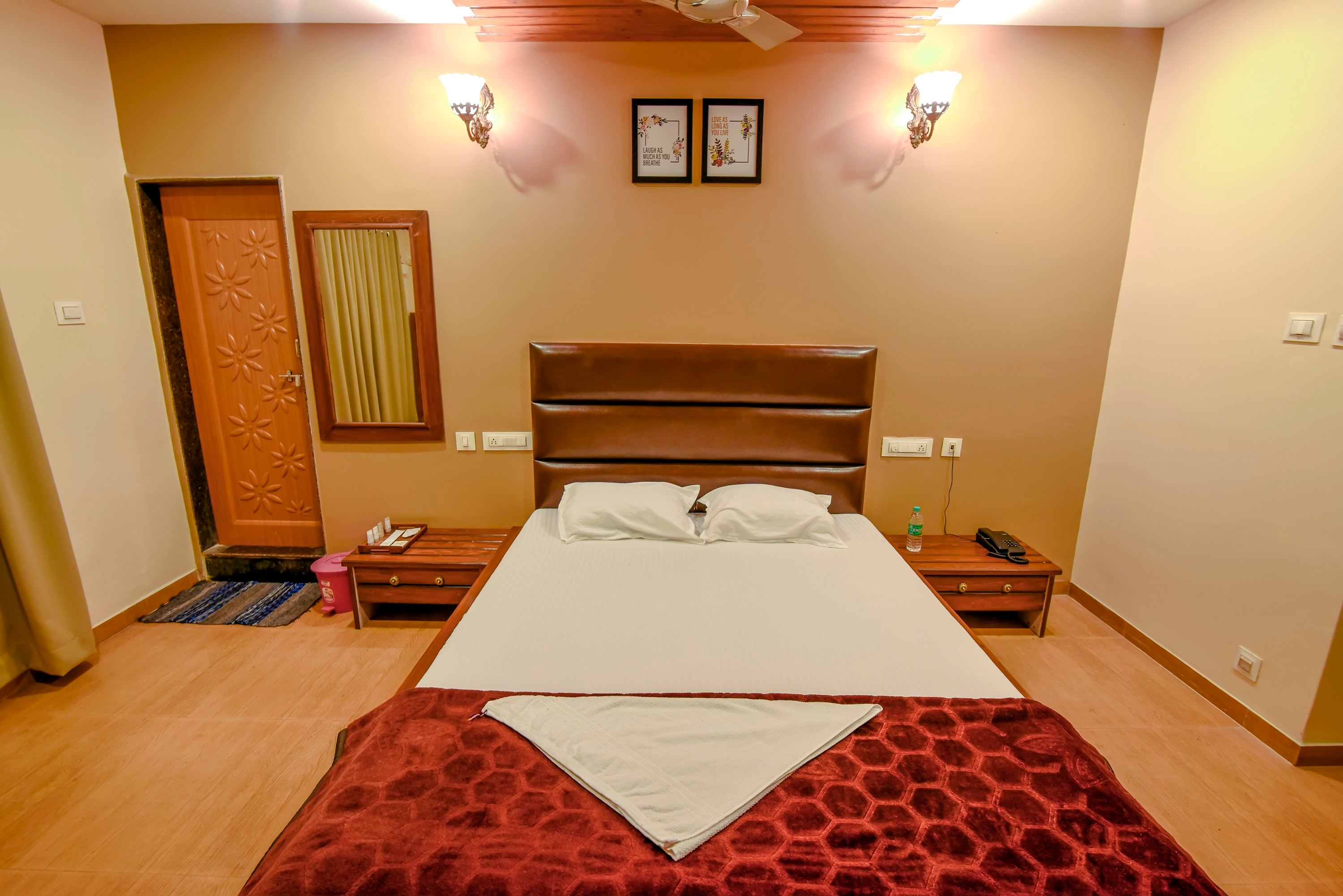 Hotel Suman Blossom - Tap to explore photos