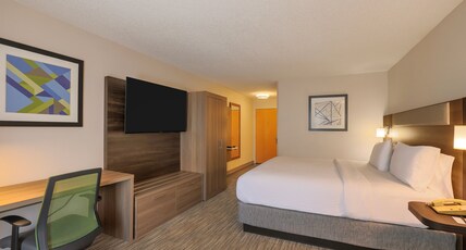 Holiday Inn Express Hotel & Suites Raleigh North - Wake Forest Room Type - 1 King Standard
