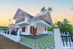 Photos of Paradise Riviera a Riverside villa in the city