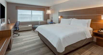 Holiday Inn Express & Suites Rice Lake Room Type - 1 King Communication Mobility Accessible Roll in Shower