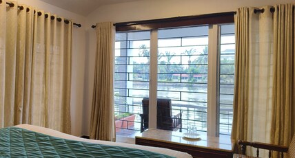 Mia Riaan Lake View Resort Room Type - Standard Ac