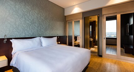 DoubleTree by Hilton Bogota Salitre AR Room Type - 1 KING SUITE DoubleTree by Hilton Bogota Salitre AR Room Type - 1 KING SUITE