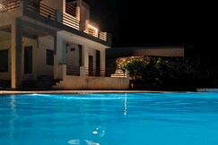 The Jungle Gate Villa