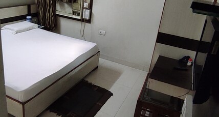 Hotel Anand -1.5km from Jhansi railway station Room Type - Standard Room