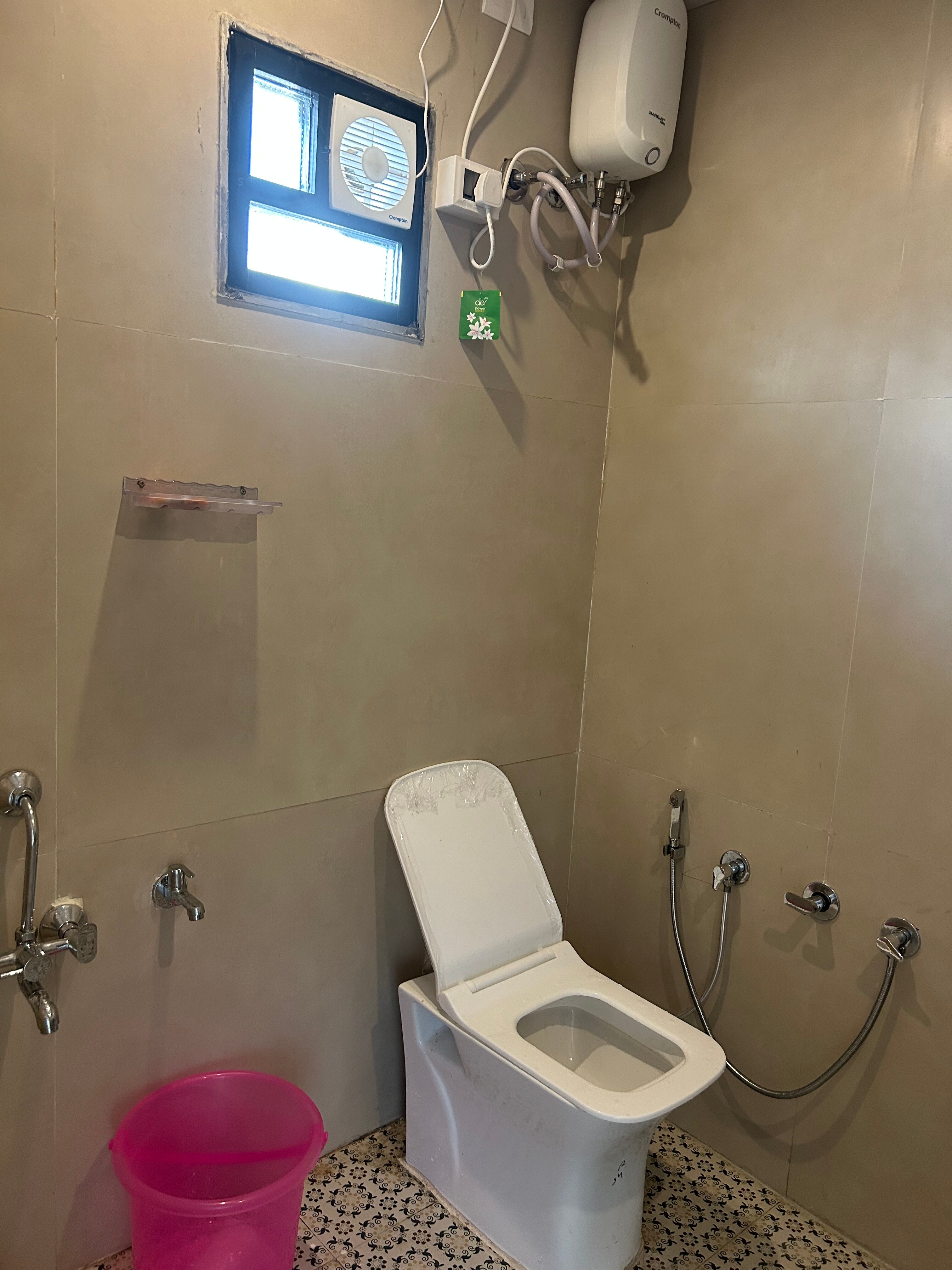 balaji villa ac rooms - Tap to explore photos