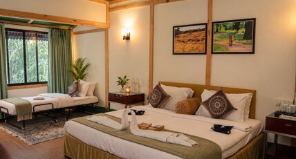 Resort Pench Wilderness Camp Room Type - Super Deluxe Wooden Machaan Room With Bathtub