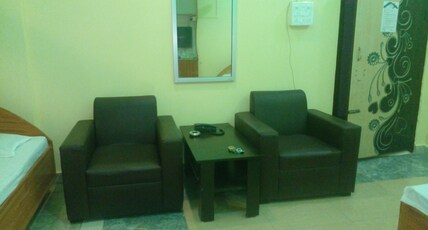 Guwahati lodge Room Type - Deluxe room non ac