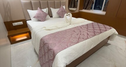 Hotel Shloka Belapur Room Type - Bedroom 8