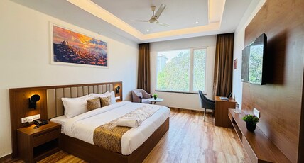 Arth Suites Lucknow Gomti Nagar Room Type - Club Room with City View