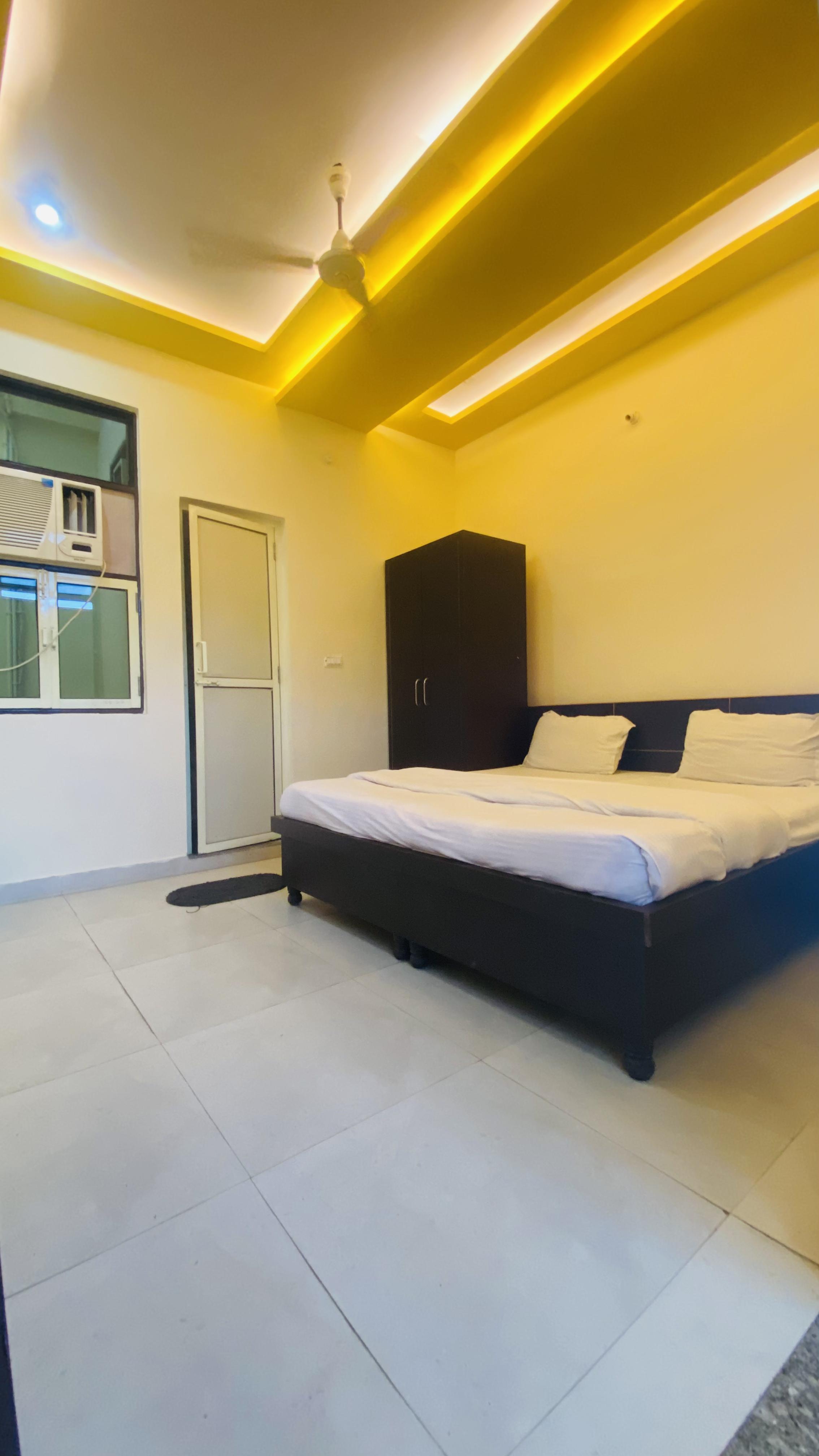 UPMANYU GUEST HOUSE - Tap to explore photos