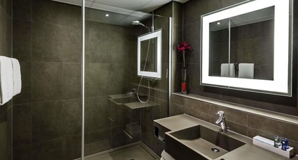 Novotel Paris Pont De Sevres Room Type - Family Superior Room with 1 double bed and 1 single sofa bed Novotel Paris Pont De Sevres Room Type - Family Superior Room with 1 double bed and 1 single sofa bed