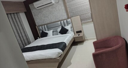 Hotel Aranya Residency Room Type - Deluxe Room with Balcony (Smoking allowed)