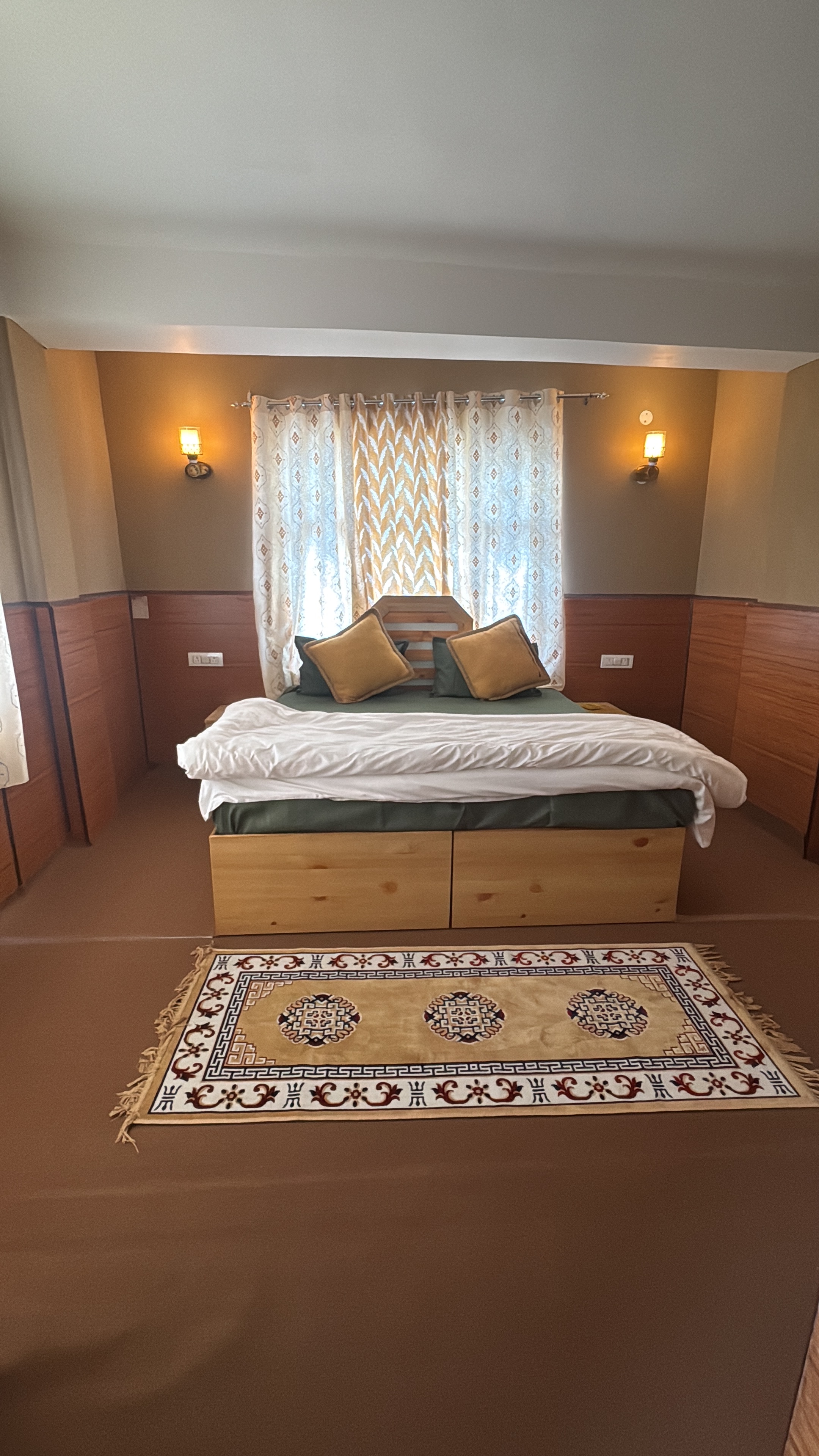 Jolly HomeStay Kaza - Tap to explore photos